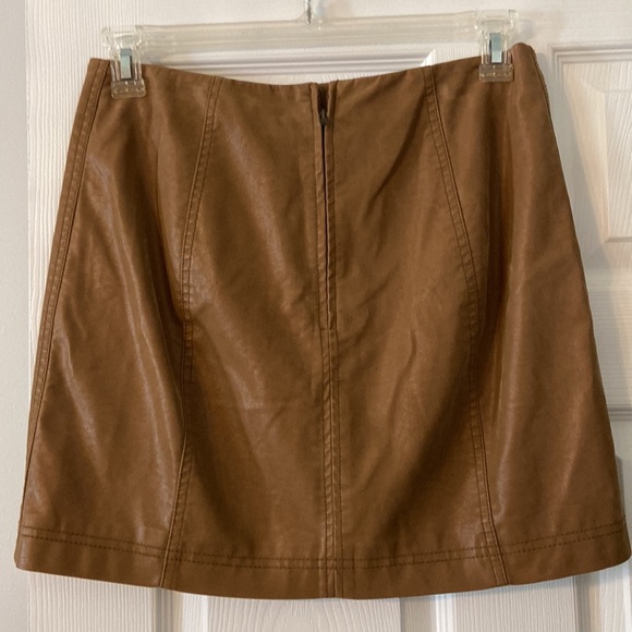 Free People Skirt size 10 color tan excellent condition length 17” waist 30” - Picture 3 of 8